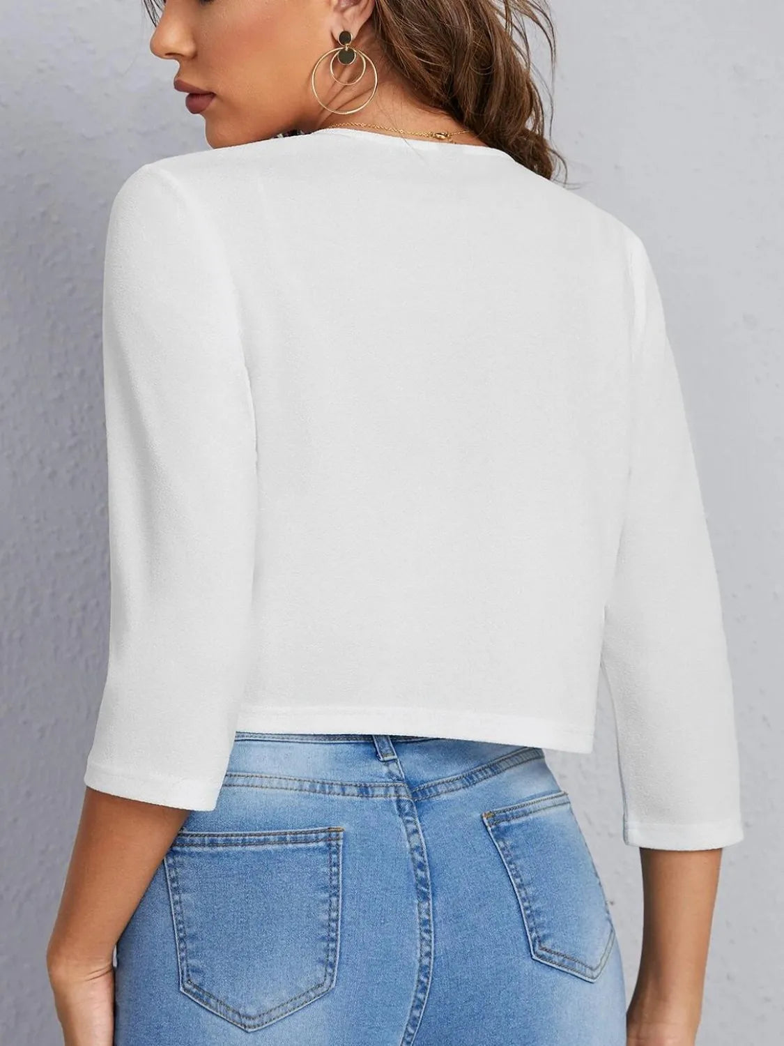 Versatile 3/4 sleeve jacket for women's smart casual wear