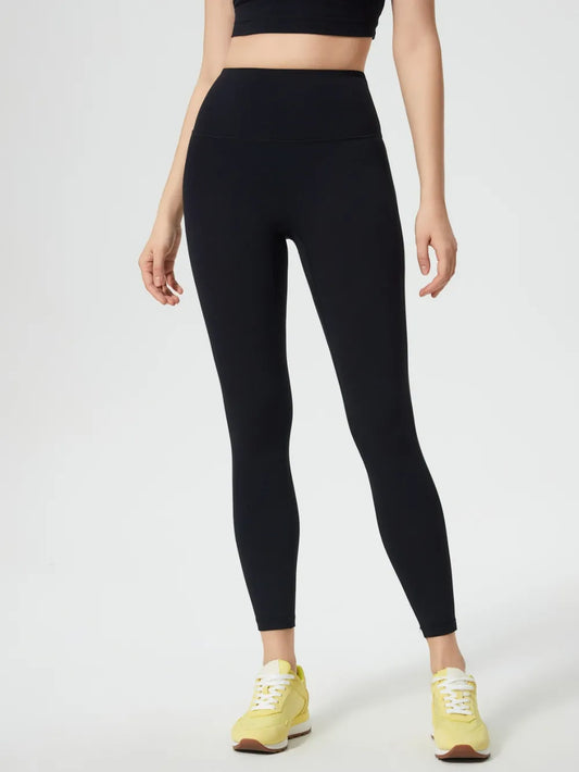 Gym-to-street activewear styling guide featuring wide waistband active leggings